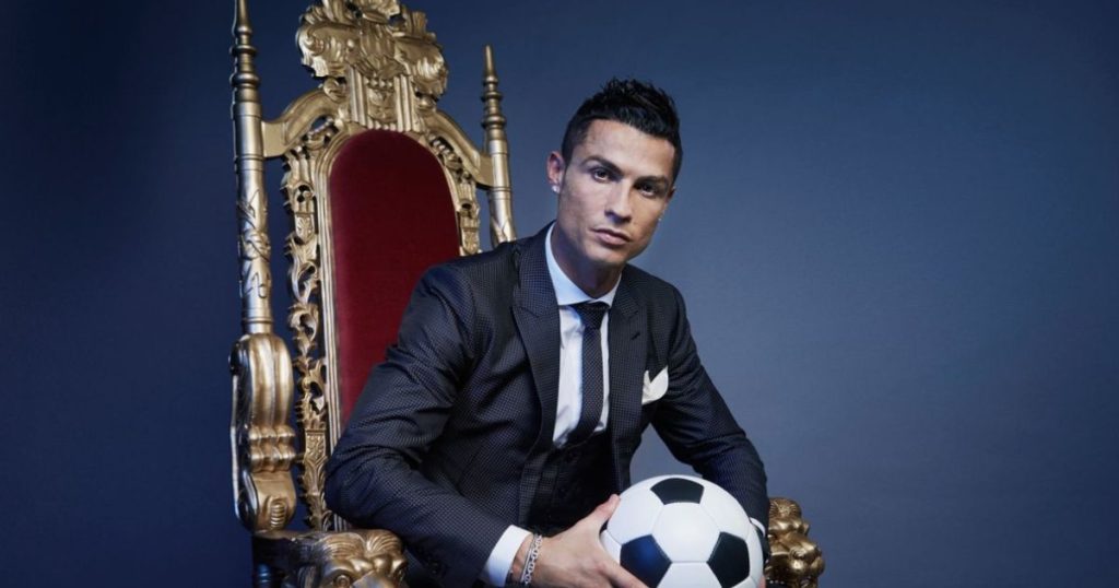 Cristiano-Ronaldo-pemain-sepak-bola-nasional-Portugal-1024x538-1