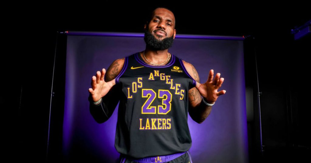 Seragam-hitam-keberuntungan-Los-Angeles-Lakers-1024x538-1